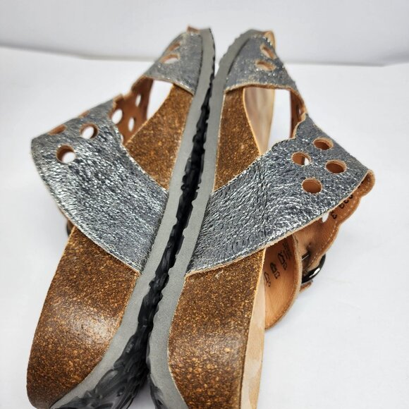 Think! Womens size 8 Mizzi Silver Leather Cut-Out Mule Sandals New - Picture 7 of 9